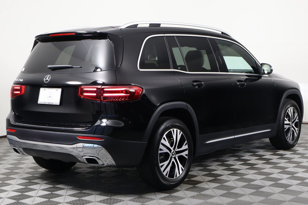 New 2026 Mercedes-Benz GLB 250 image 2