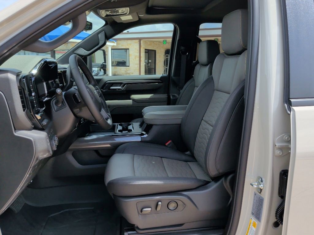 New 2026 Chevrolet Silverado 2500 ZR2 AWD/4WD image 13