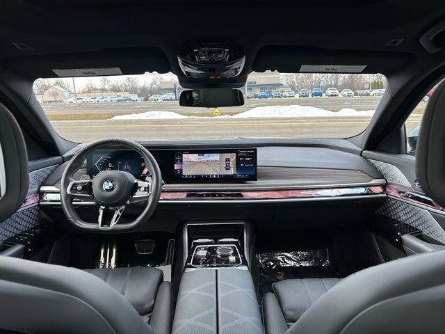 Used 2024 BMW 760i xDrive w/ Executive Package image 34