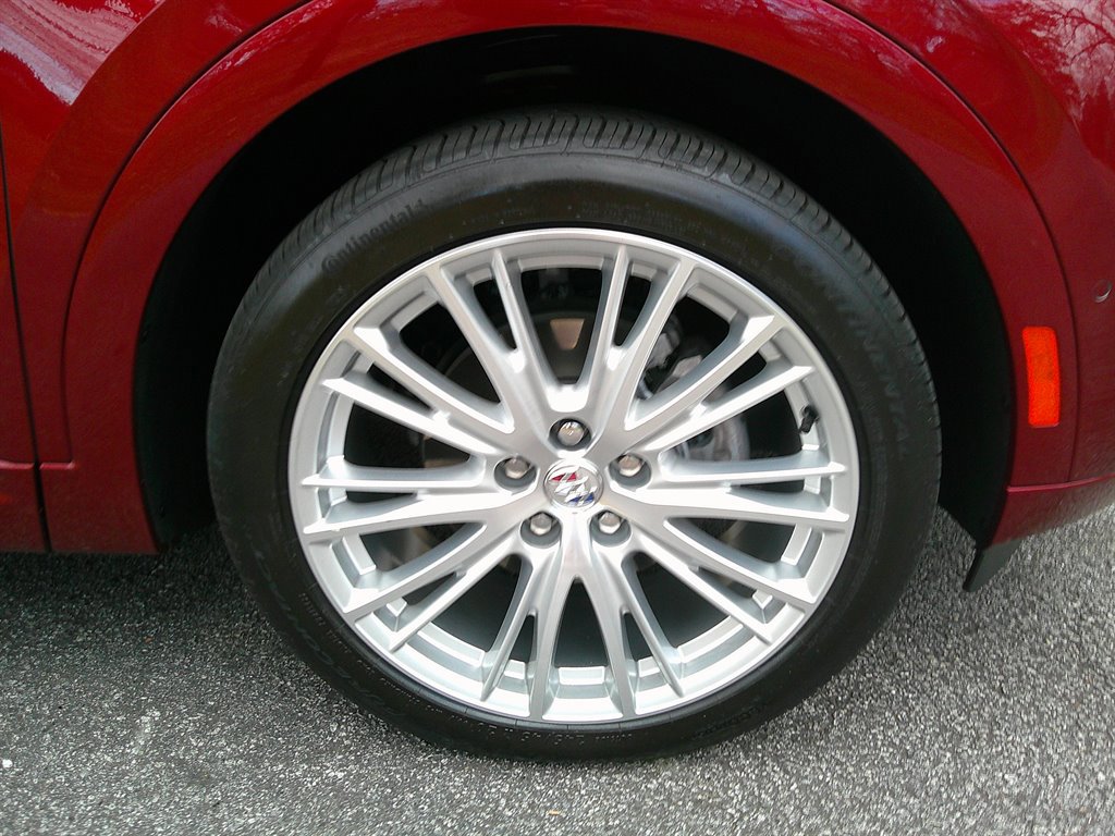 Used 2023 Buick Envision Avenir image 46