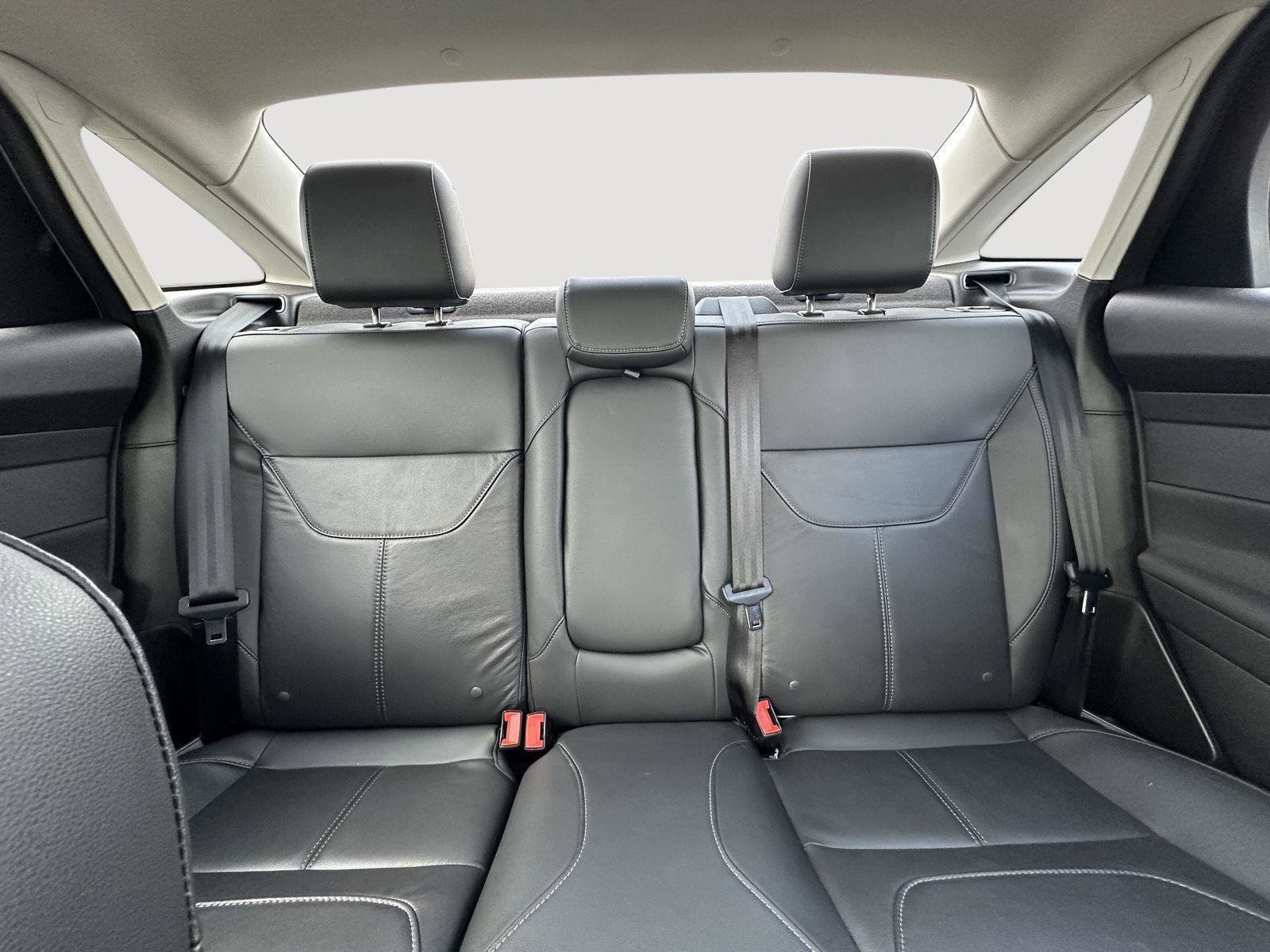 Used 2017 Ford Focus Titanium image 13