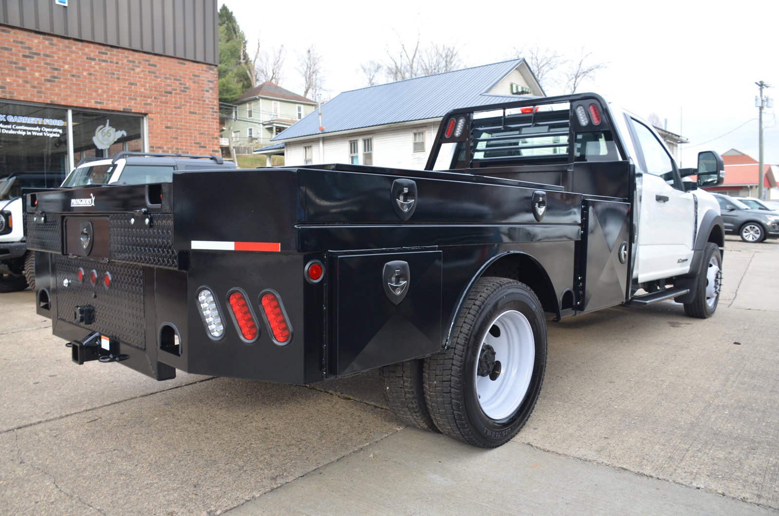 New 2023 Ford F550 4x4 Regular Cab Super Duty image 9