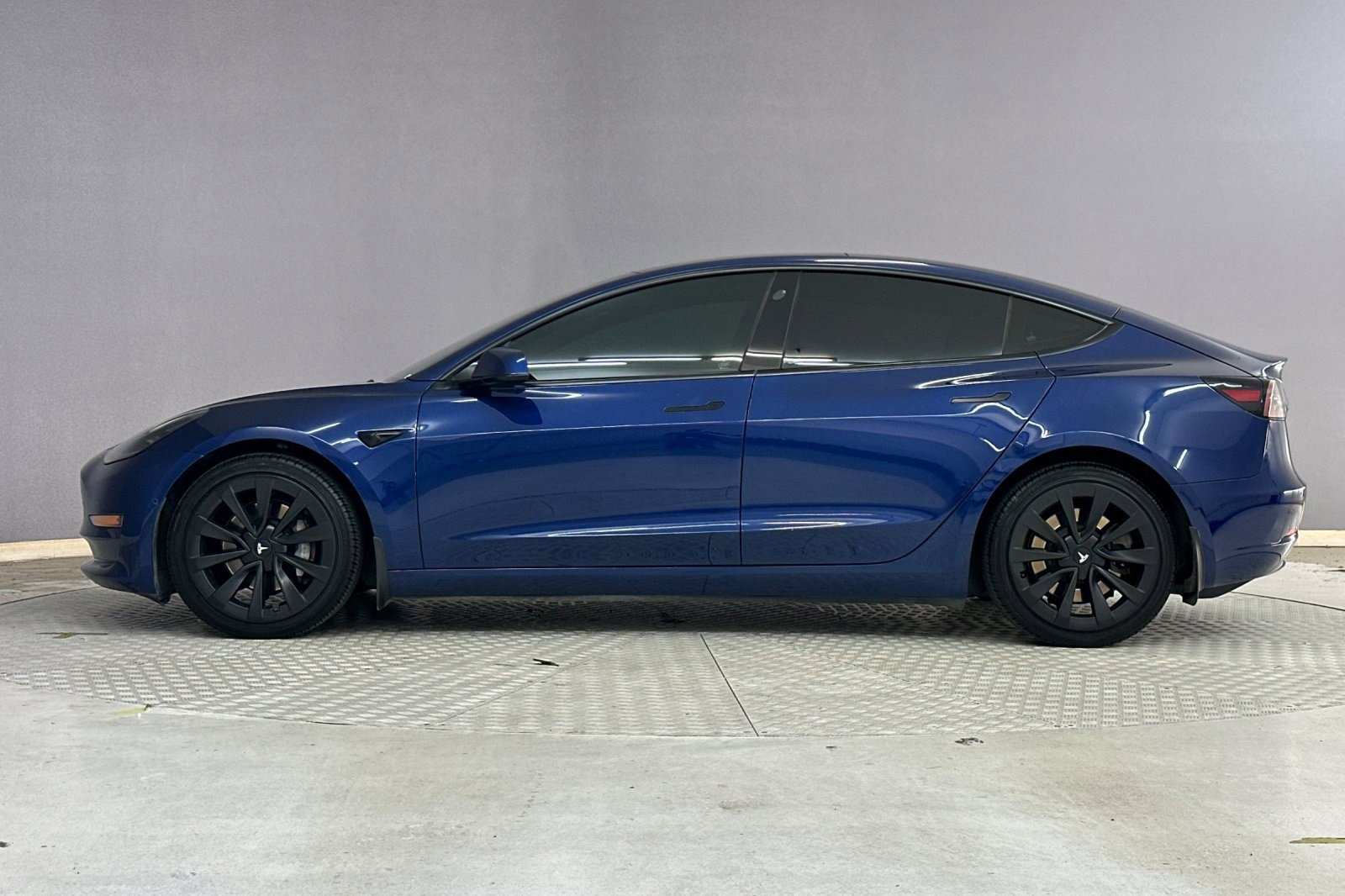 Used 2021 Tesla Model 3 Long Range AWD/4WD image 2