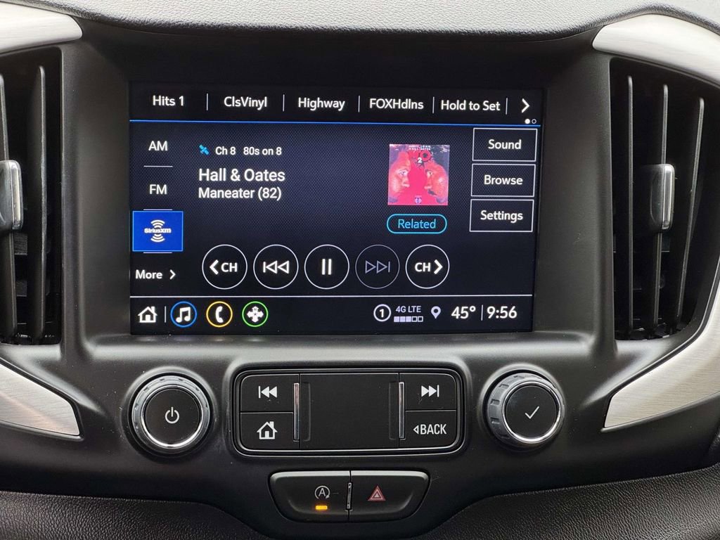 Used 2024 GMC Terrain SLT image 3