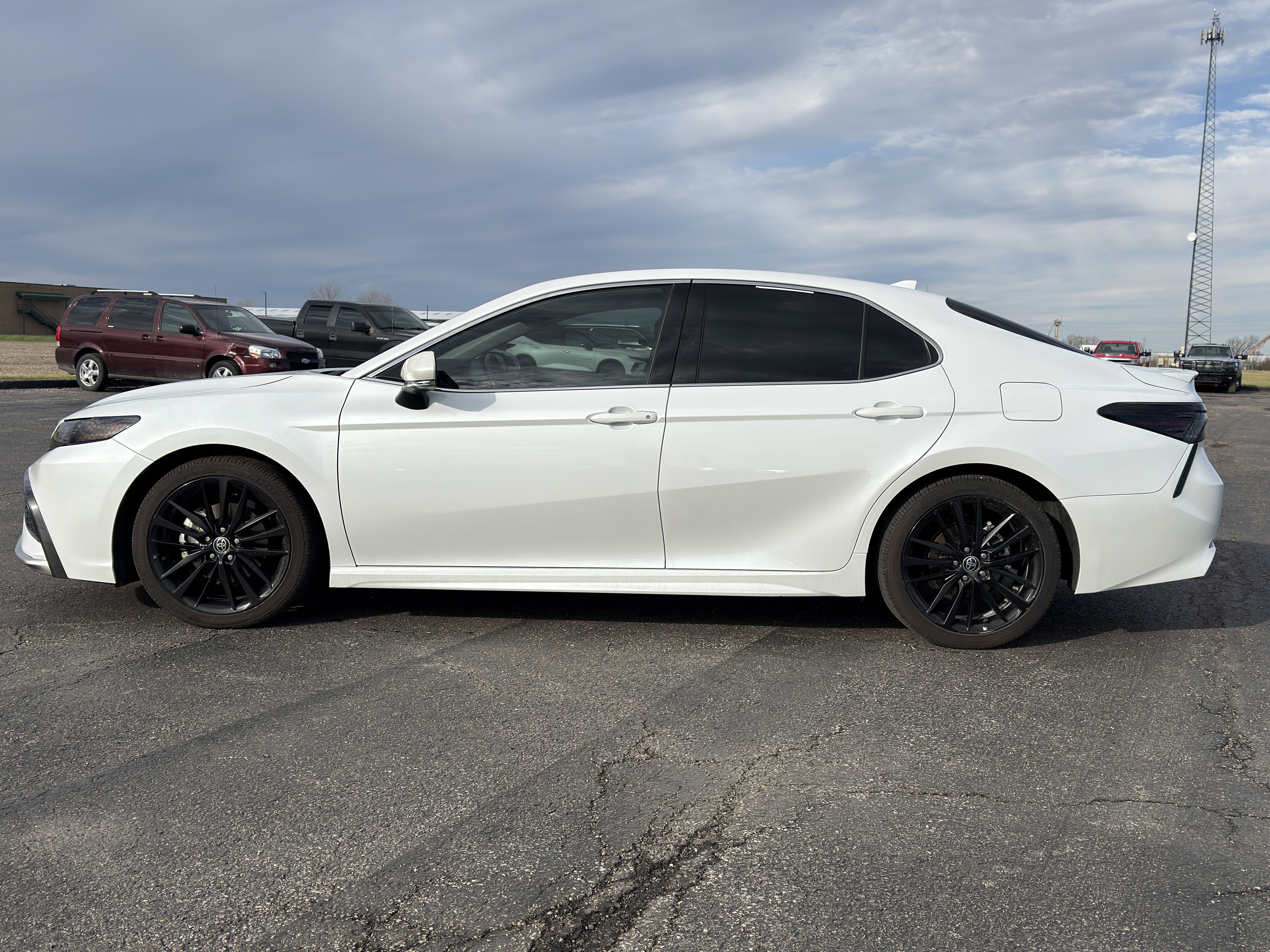 Used 2022 Toyota Camry XSE w/ Cold Weather Package image 6