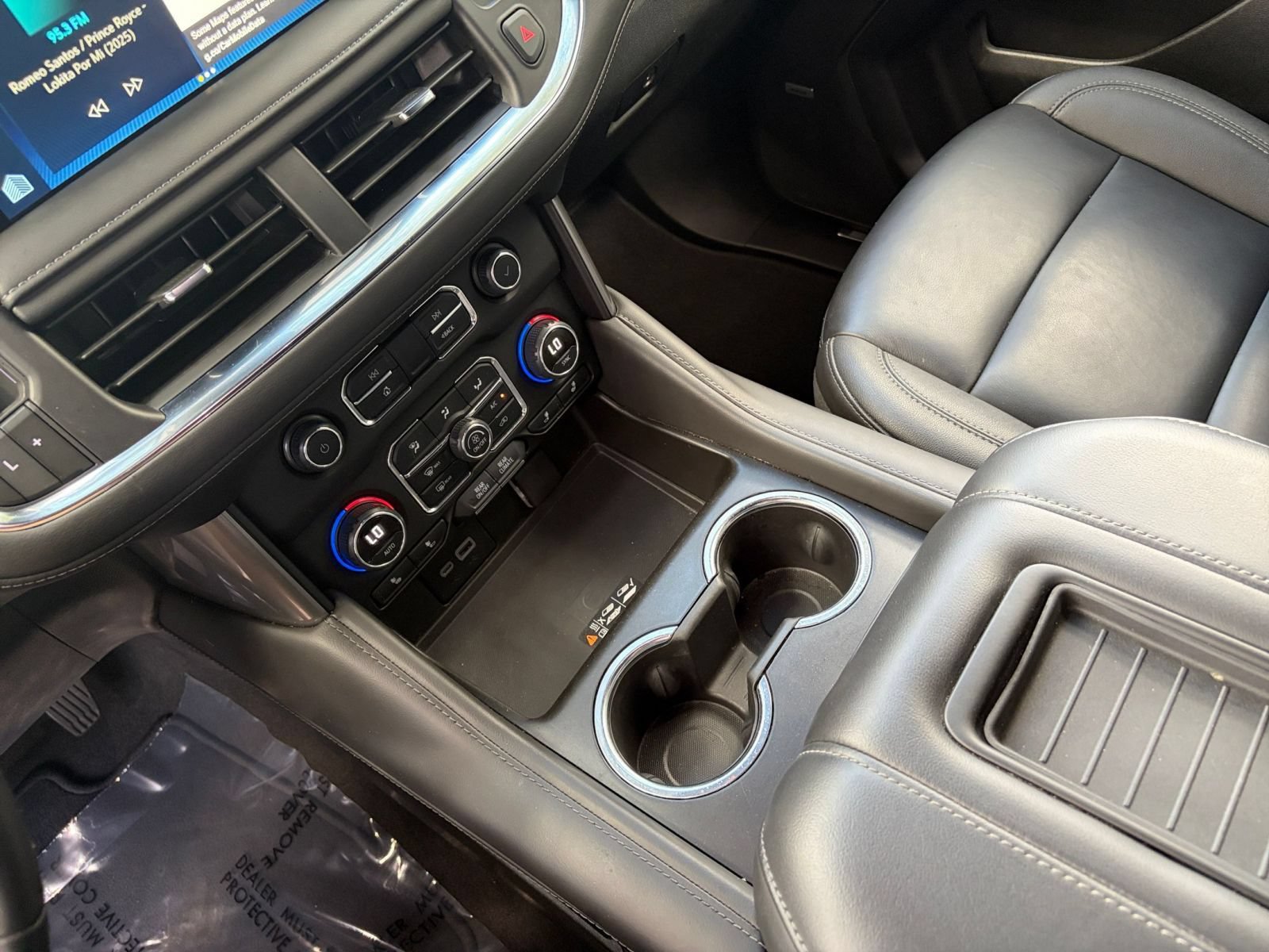 Used 2024 Chevrolet Suburban LT RWD image 44