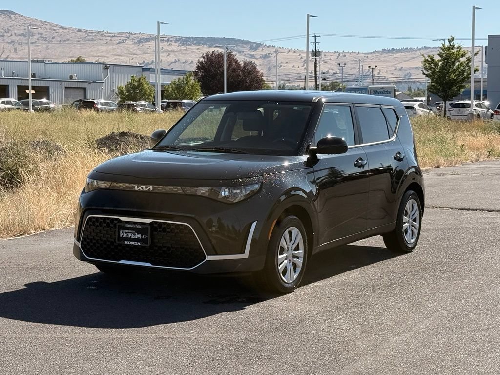 Used 2023 Kia Soul LX FWD image 8
