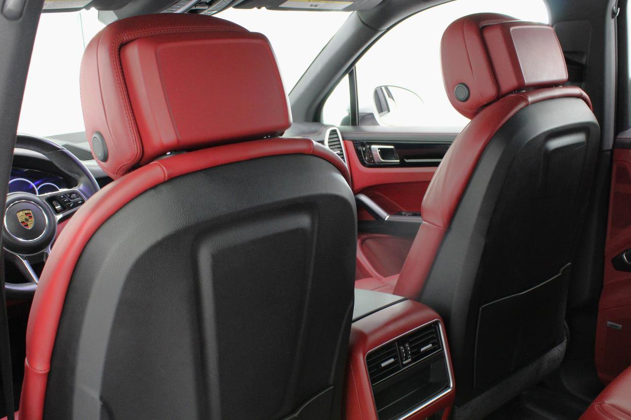 Used 2021 Porsche Cayenne image 37