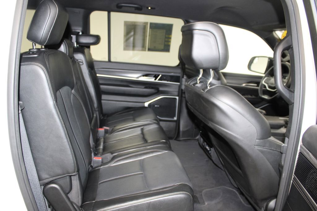 Used 2023 Jeep Wagoneer L Series II image 31