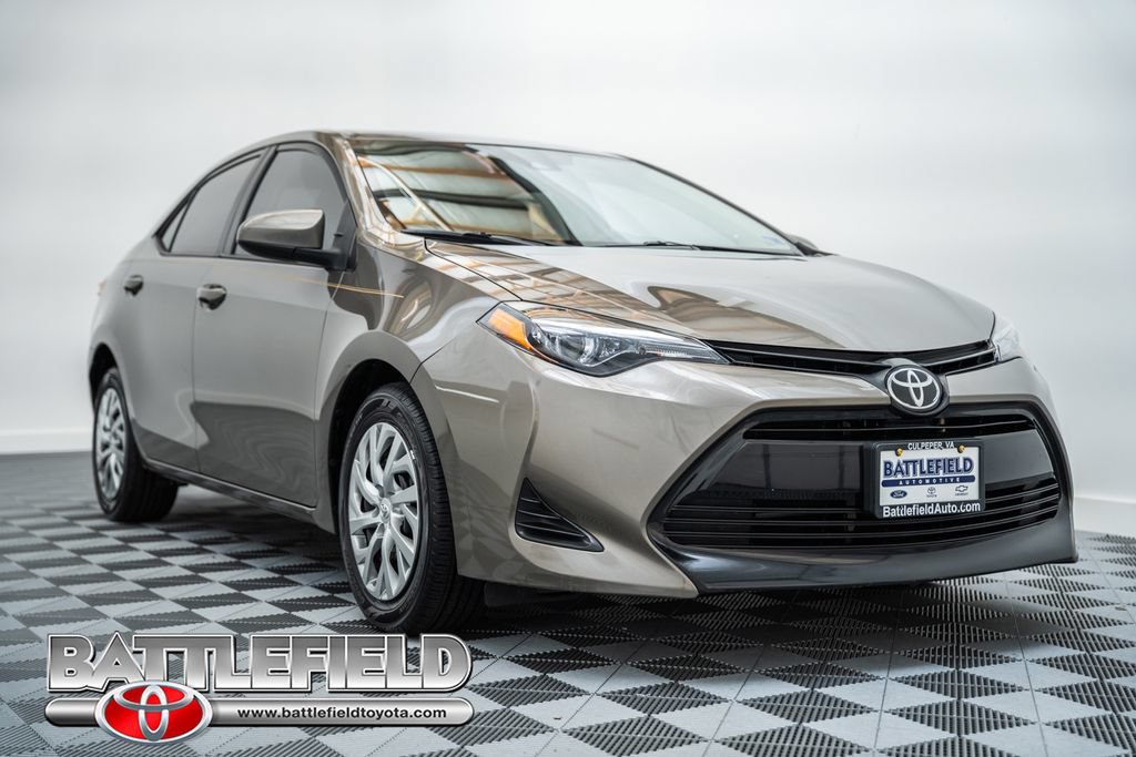 Used 2019 Toyota Corolla LE FWD image 1