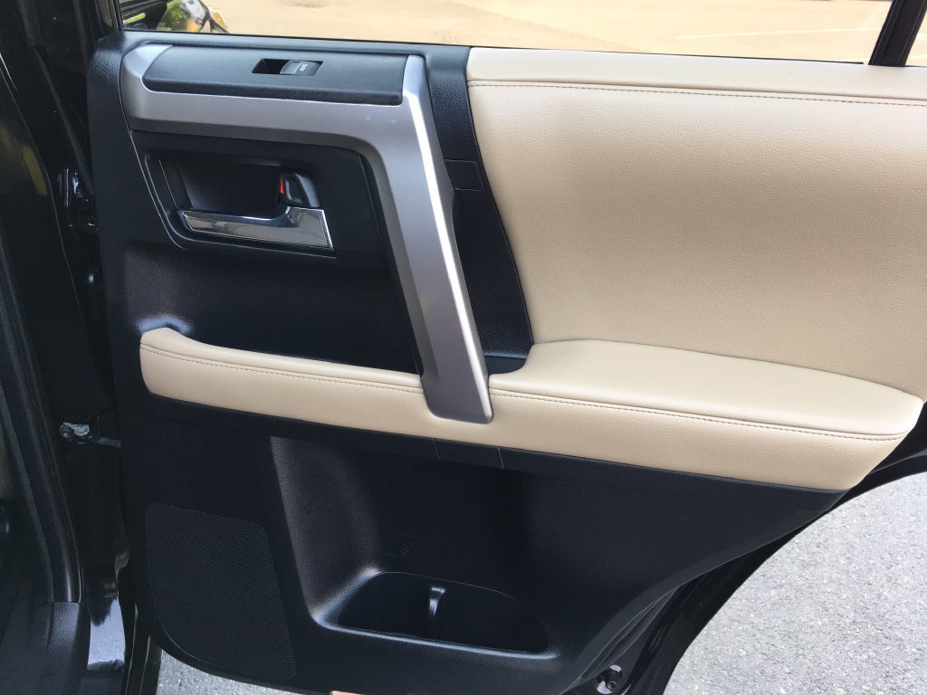 Used 2018 Toyota 4Runner SR5 AWD/4WD image 27