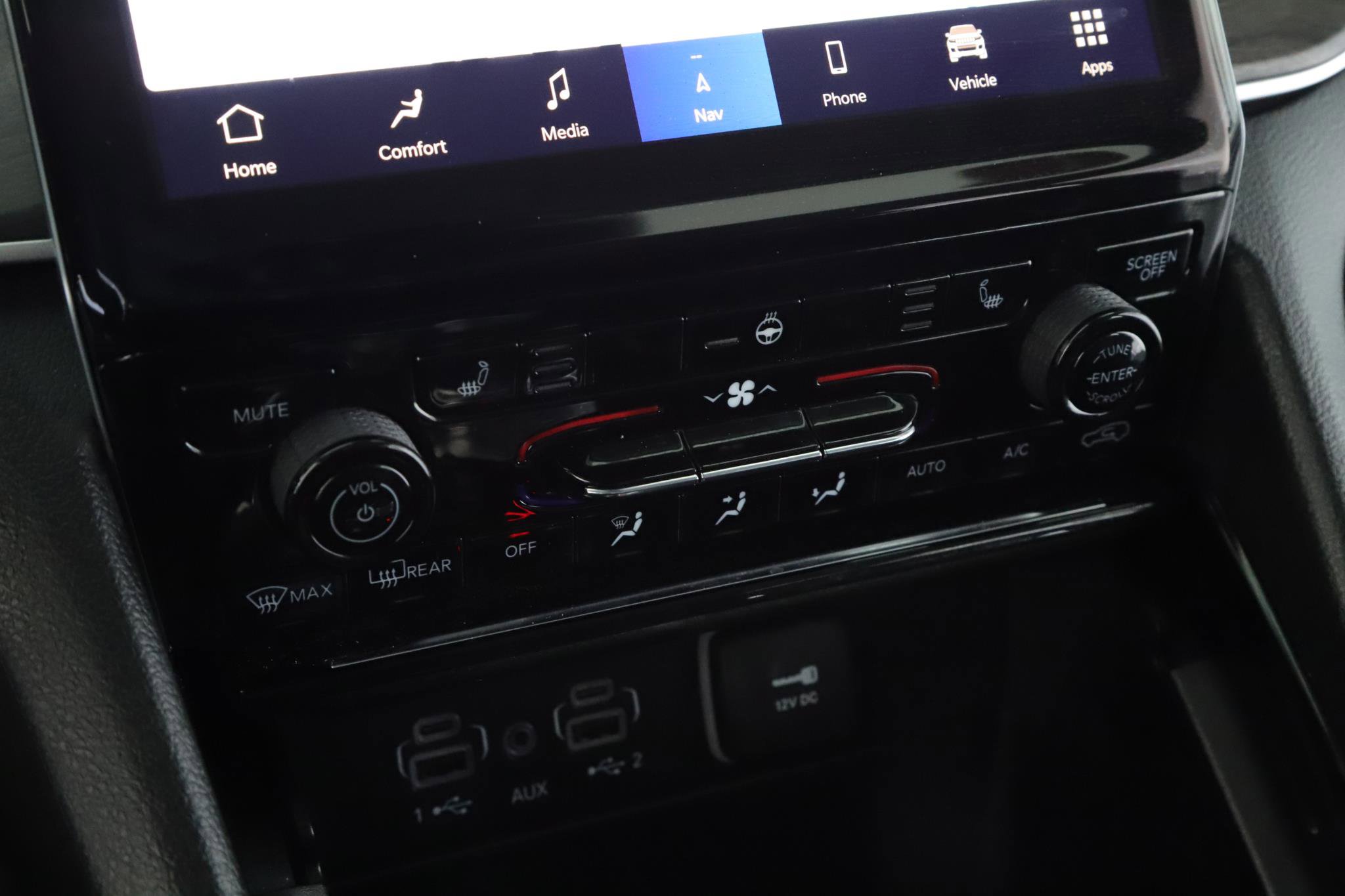 Used 2023 Jeep Grand Cherokee Limited image 12