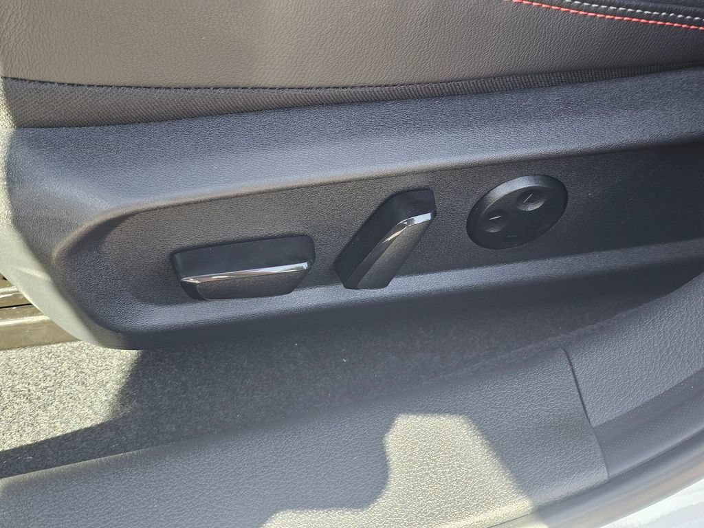 New 2026 Nissan Sentra SR w/ SR Premium Package FWD image 32