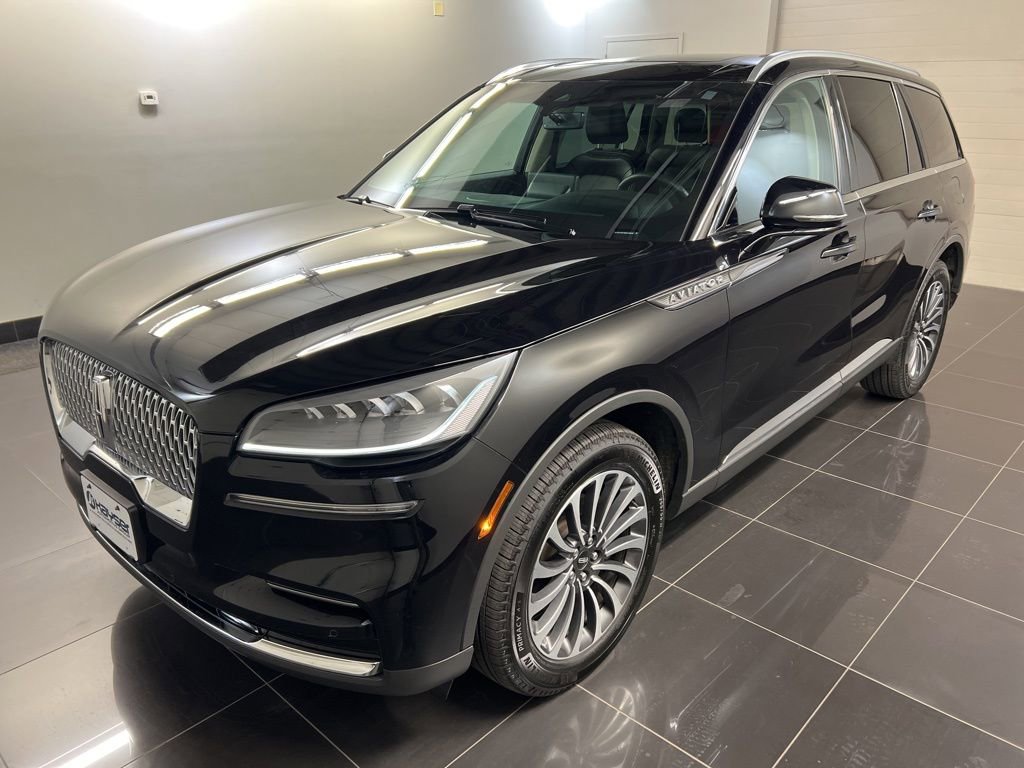 Used 2023 Lincoln Aviator AWD w/ Premium Package image 3