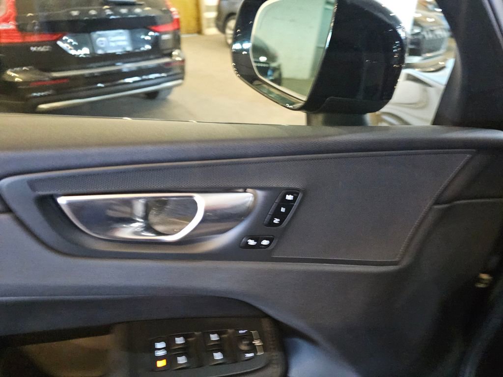 Certified 2023 Volvo XC60 B5 Plus AWD/4WD image 20