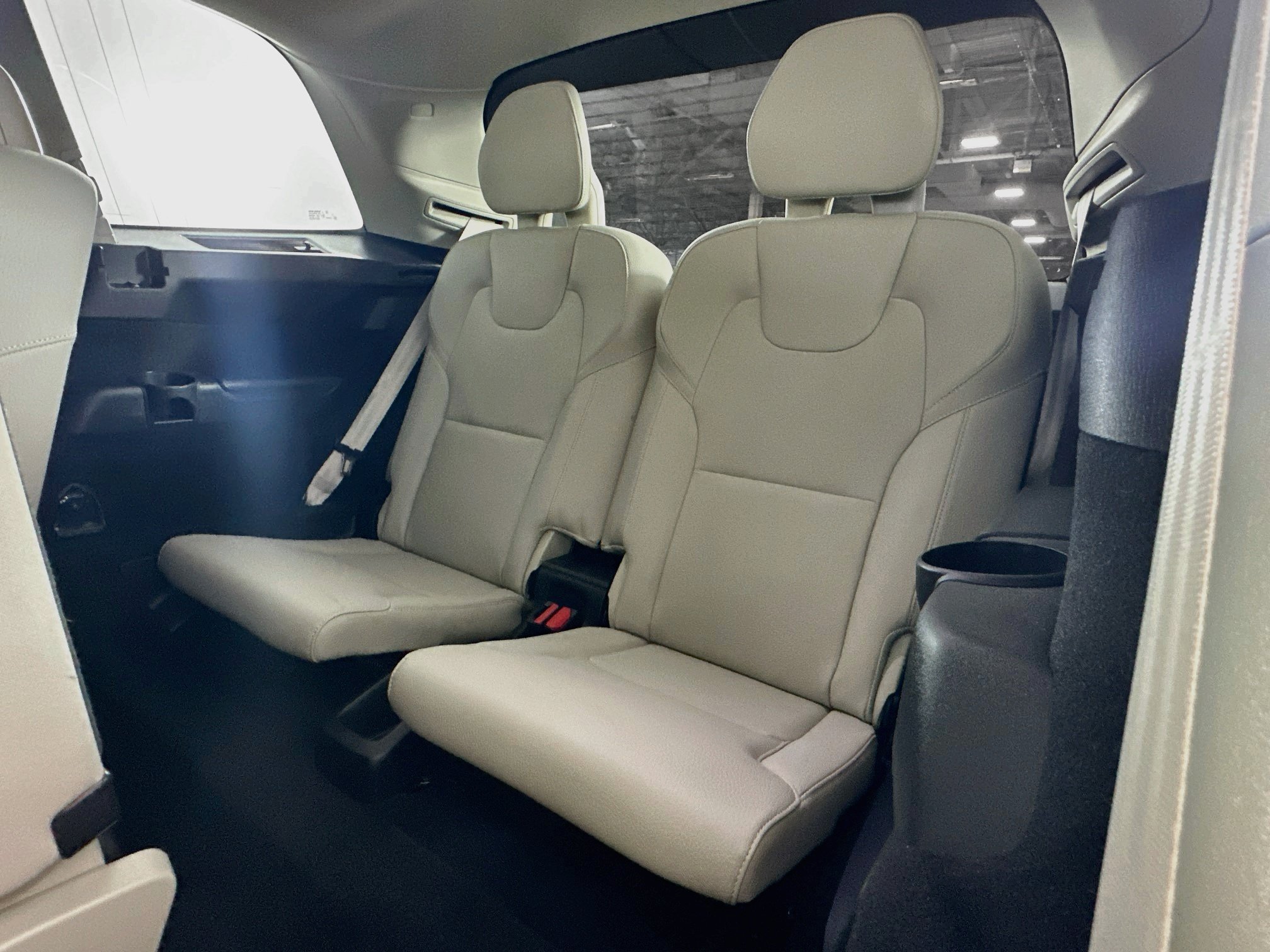 Used 2025 Volvo XC90 B6 Plus w/ Protection Package Premier AWD/4WD image 30