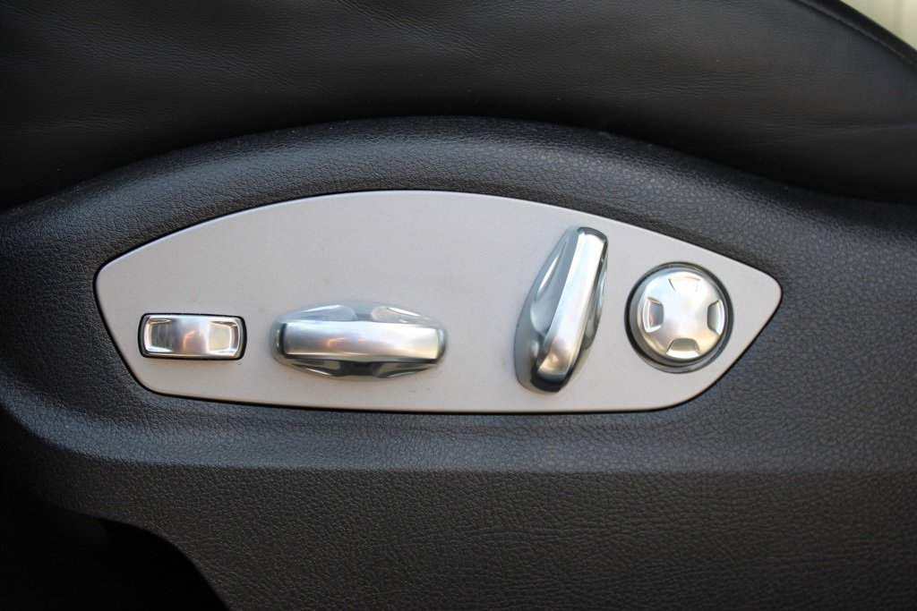 Used 2024 Porsche Macan image 23