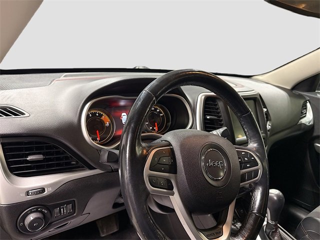 Used 2018 Jeep Cherokee Trailhawk w/ Cold Weather Group image 11