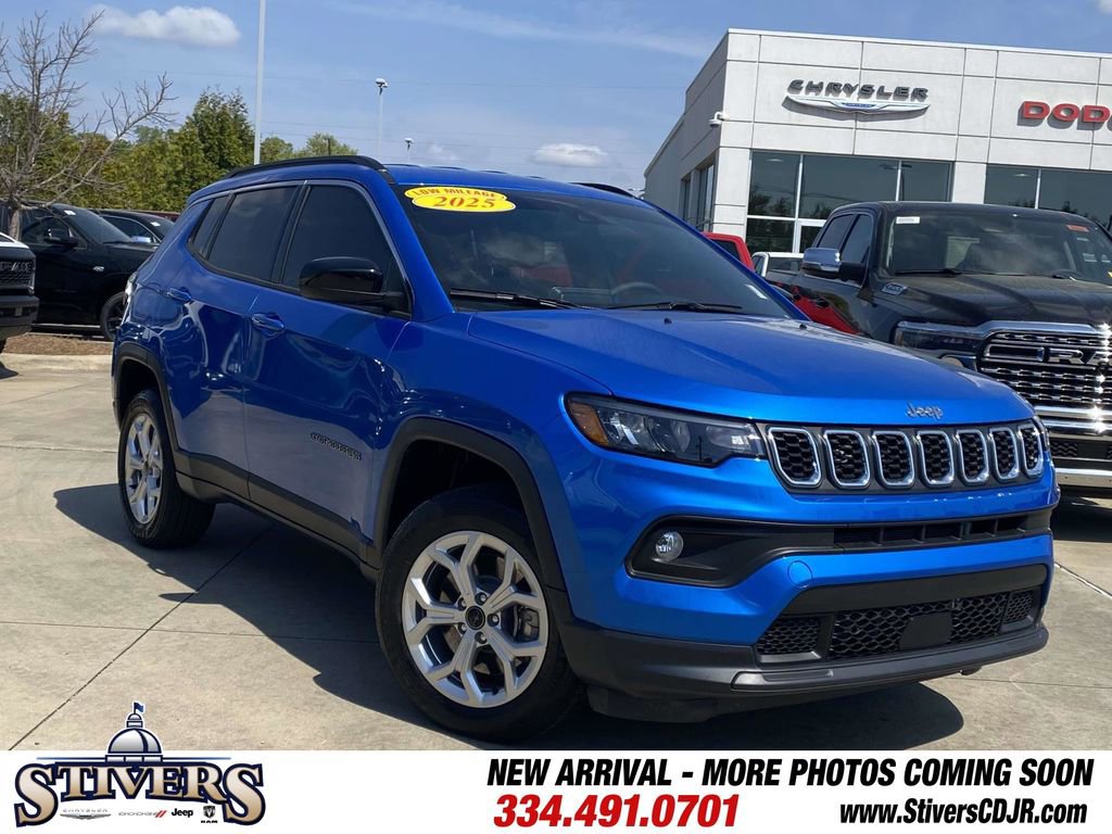 Used 2025 Jeep Compass Latitude image 36