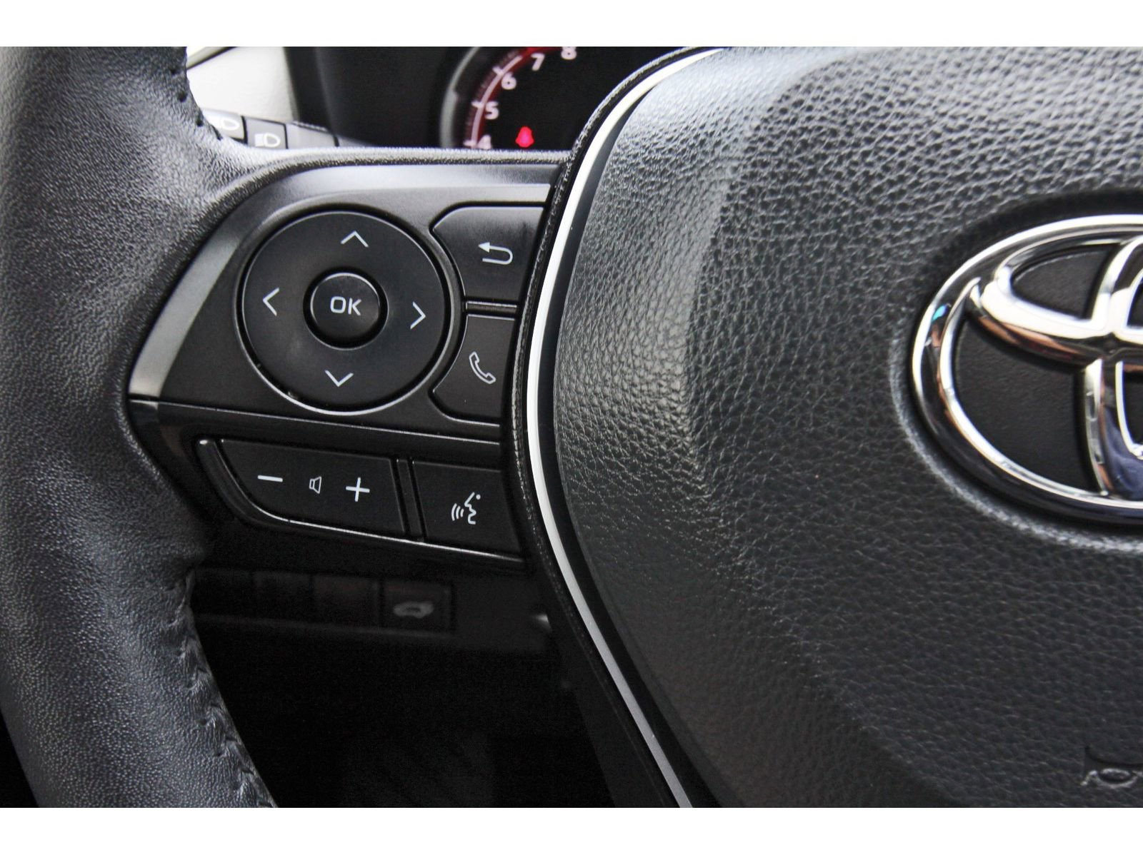 Used 2023 Toyota RAV4 XLE Premium image 18