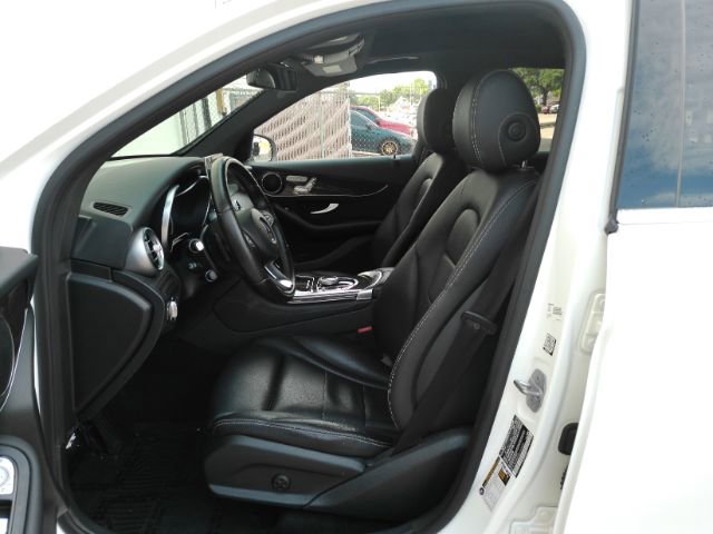 Used 2017 Mercedes-Benz GLC 300 4MATIC w/ Premium 1 Package image 15