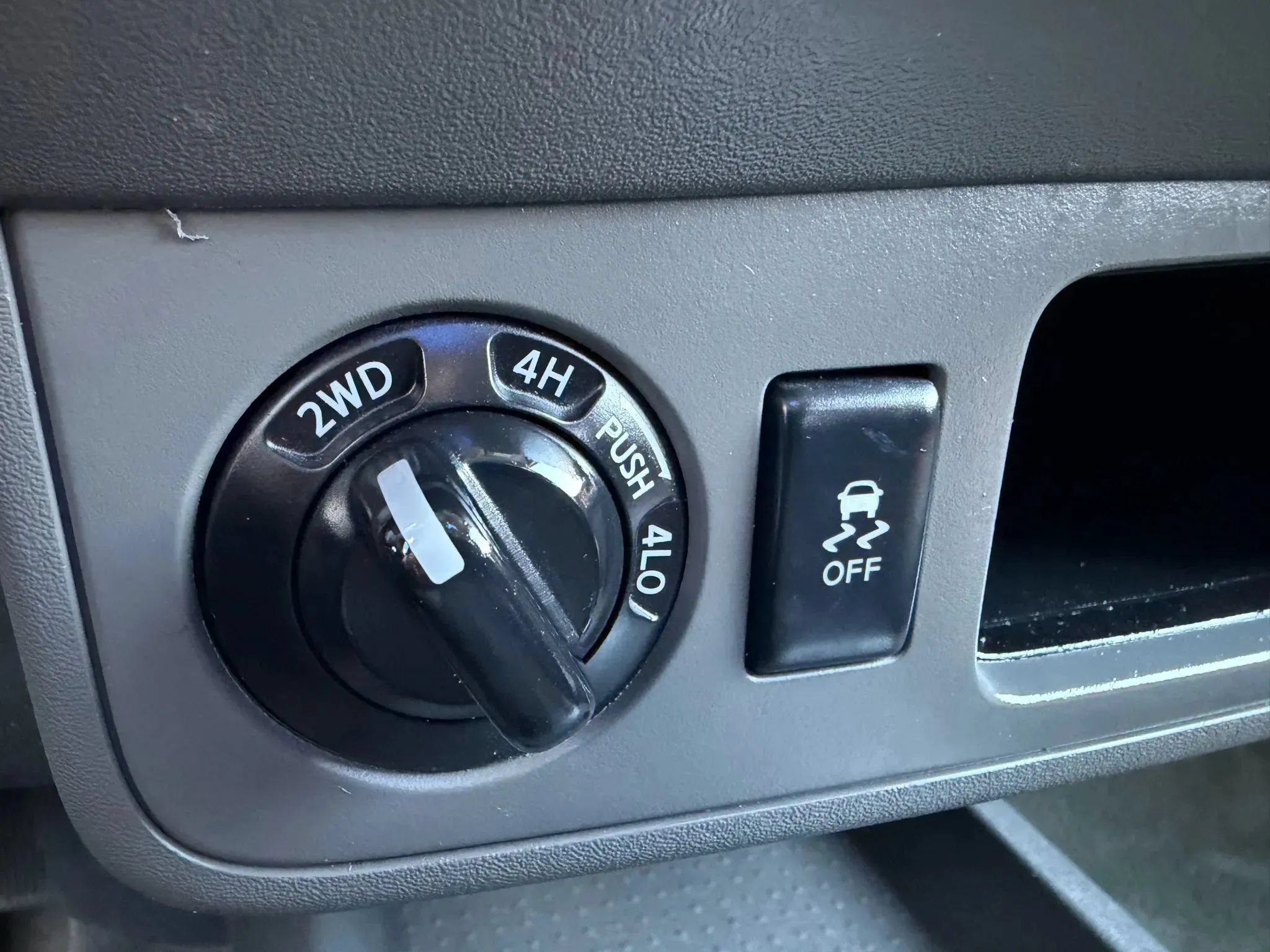 Used 2018 Nissan Frontier S AWD/4WD image 13