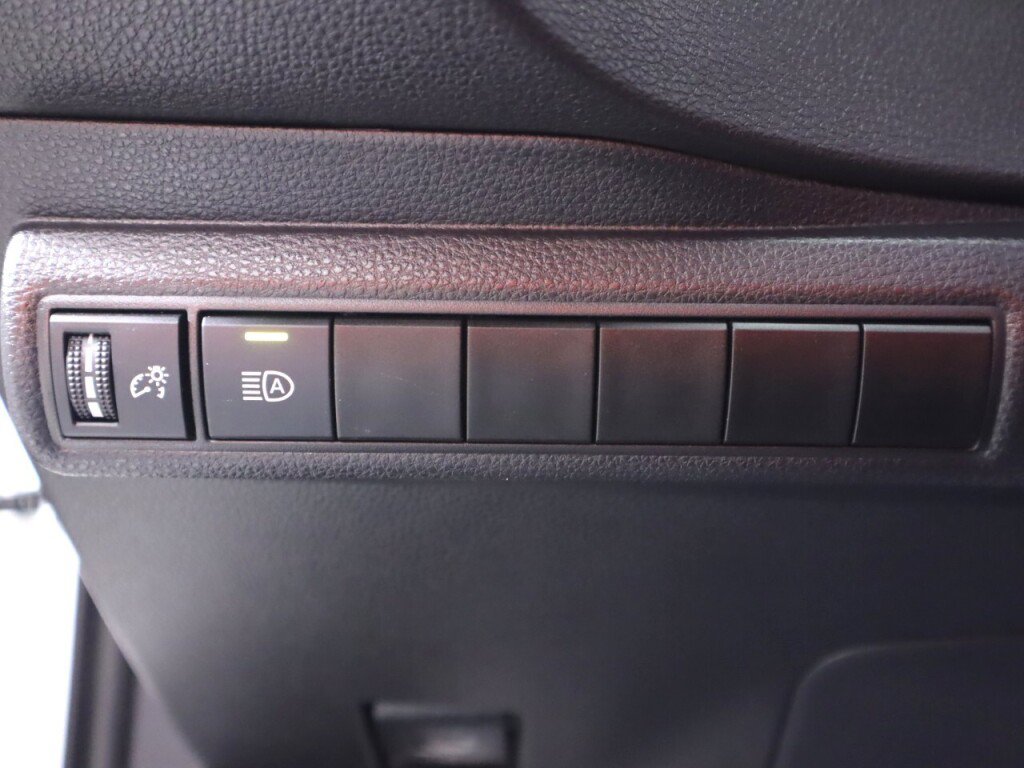 Used 2025 Toyota Corolla LE FWD image 10