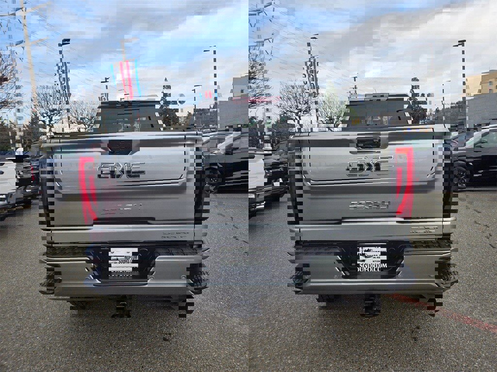 Used 2024 GMC Sierra 2500 Denali Ultimate w/ Max Trailering Package image 6