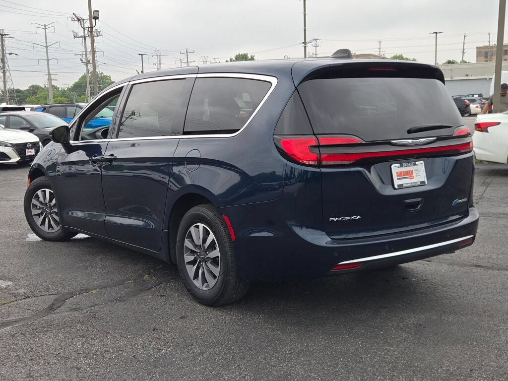 Certified 2024 Chrysler Pacifica Limited FWD image 22