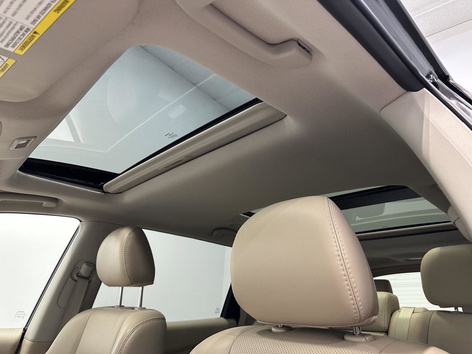 Used 2019 Nissan Pathfinder Platinum image 16