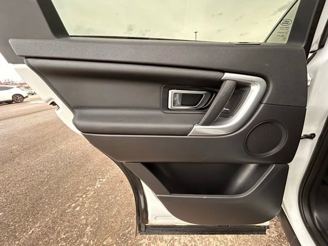 Used 2018 Land Rover Discovery Sport HSE image 45