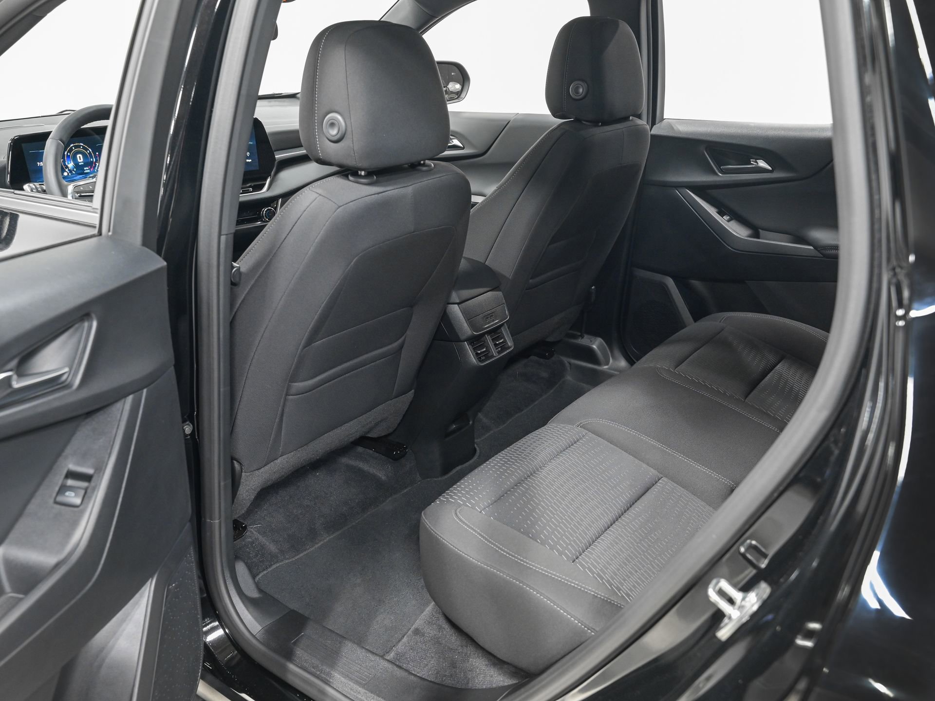 Used 2025 Chevrolet Equinox LT FWD image 25