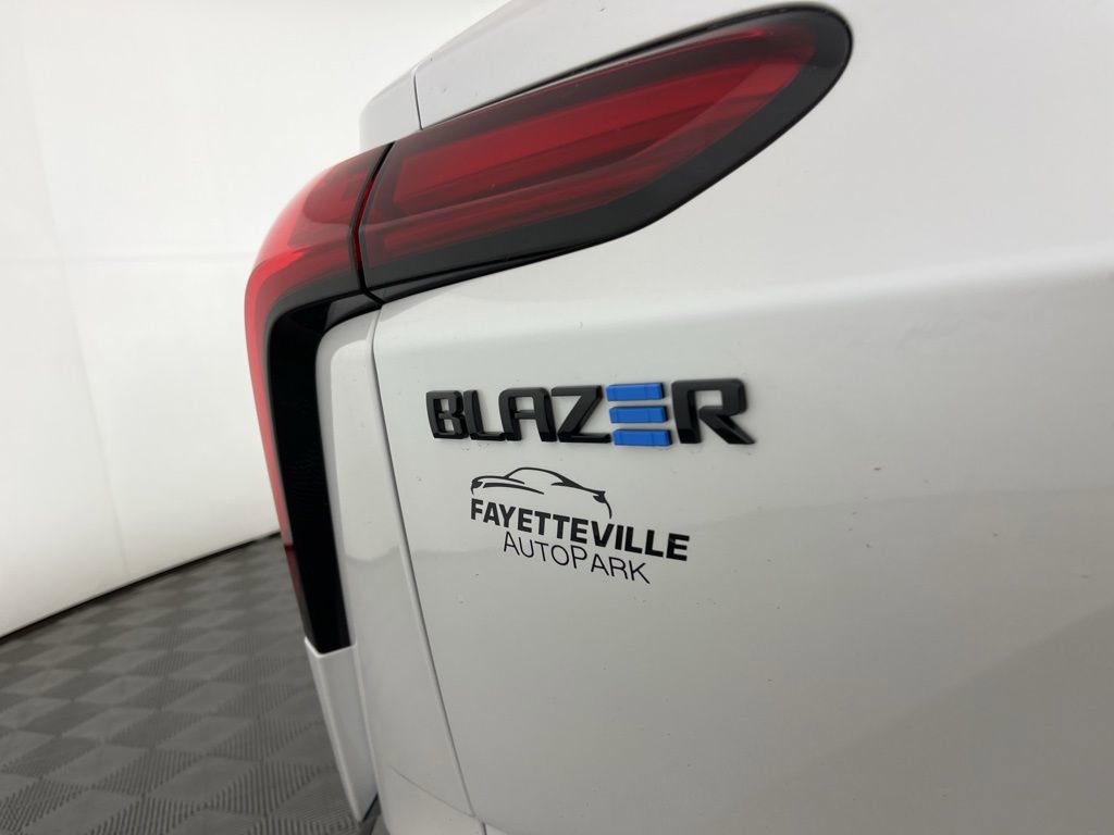 New 2025 Chevrolet Blazer EV RS w/ Super Cruise Package AWD/4WD image 3