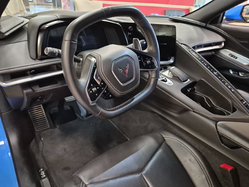Used 2025 Chevrolet Corvette Stingray Coupe w/ 1LT RWD image 33