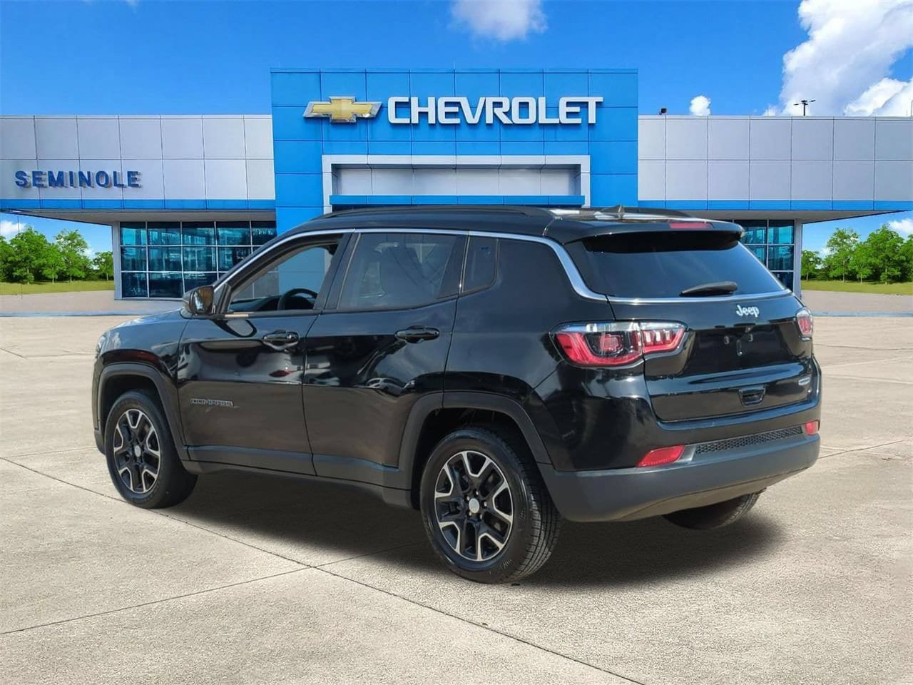Used 2022 Jeep Compass Latitude FWD image 3