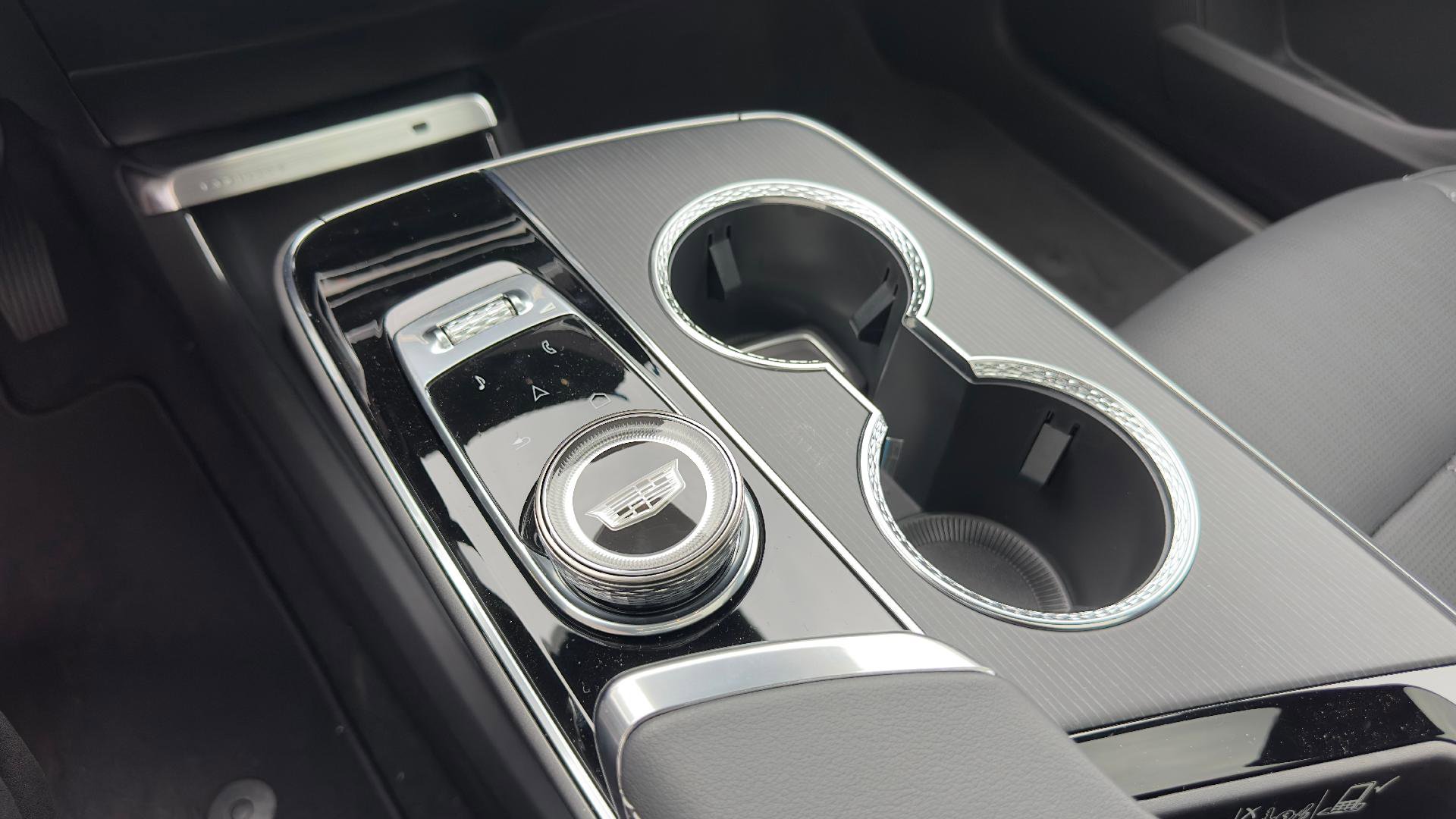 New 2026 Cadillac Lyriq Luxury AWD/4WD image 12