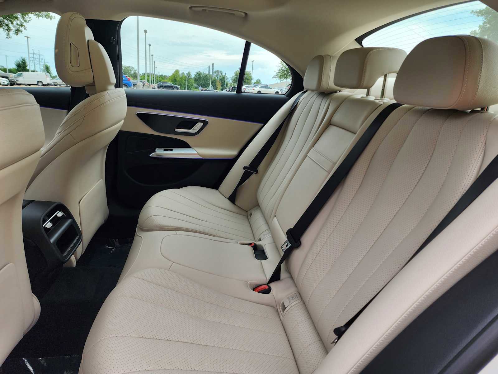 New 2025 Mercedes-Benz E 350 Sedan image 10