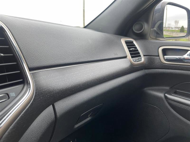 Used 2015 Jeep Grand Cherokee Laredo w/ Quick Order Package 23E image 46