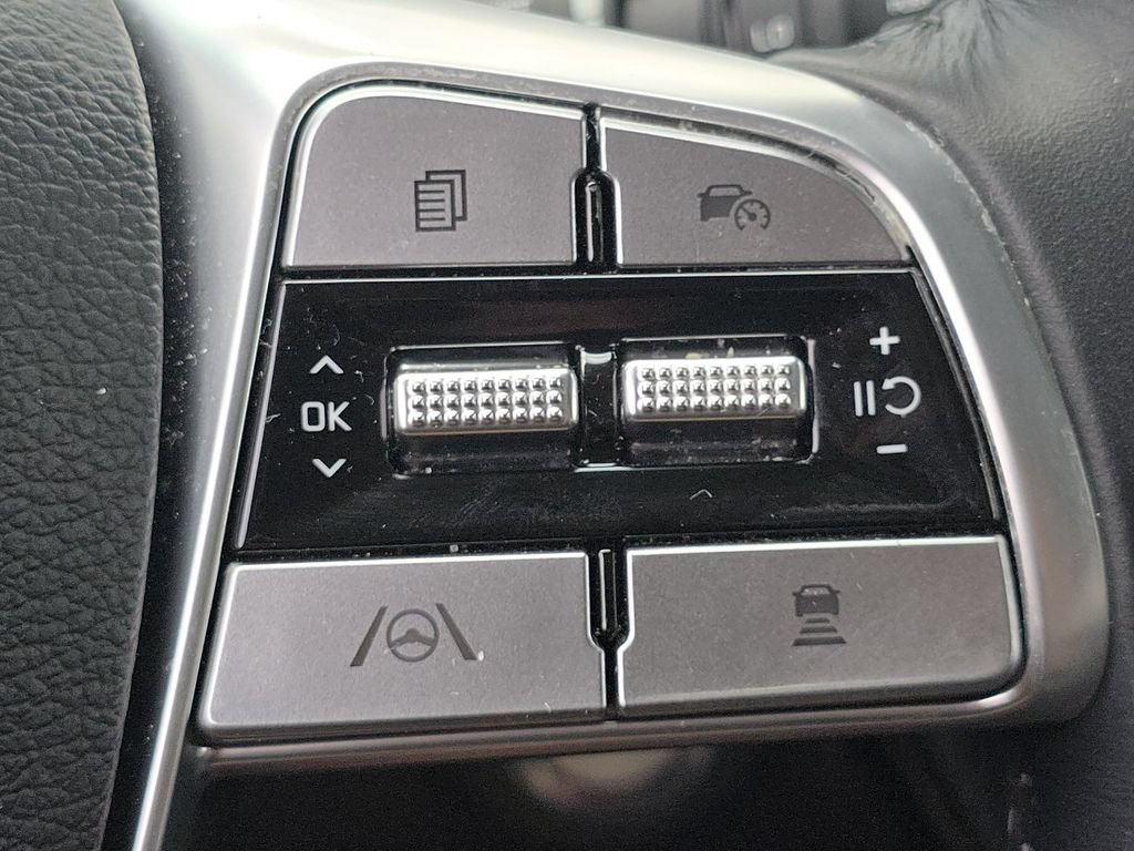 Used 2024 Kia Telluride LX FWD image 31