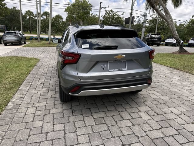 Used 2024 Chevrolet Trax LT FWD image 35