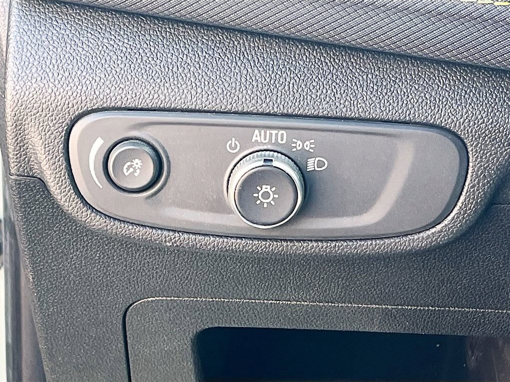 Used 2025 Chevrolet TrailBlazer ACTIV w/ Convenience Package image 10