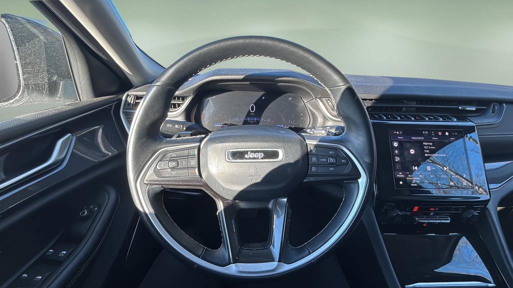 Used 2021 Jeep Grand Cherokee L Laredo w/ Luxury Tech Group I image 11