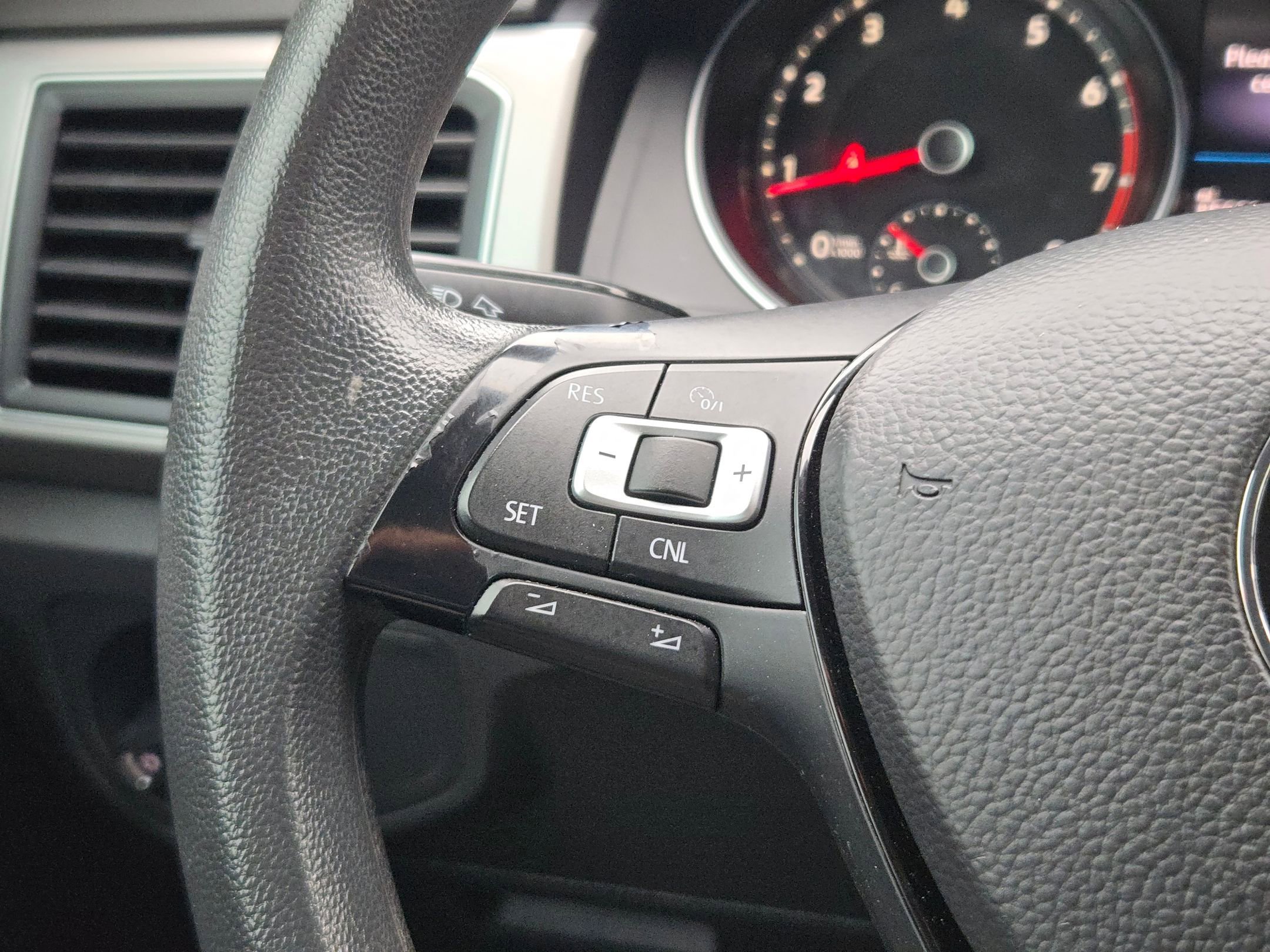 Used 2018 Volkswagen Atlas S image 21