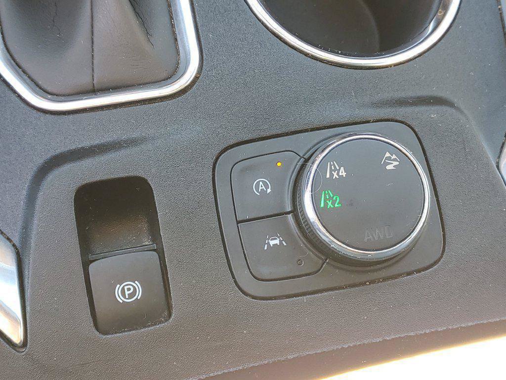 Used 2023 Chevrolet Traverse LS AWD/4WD image 17