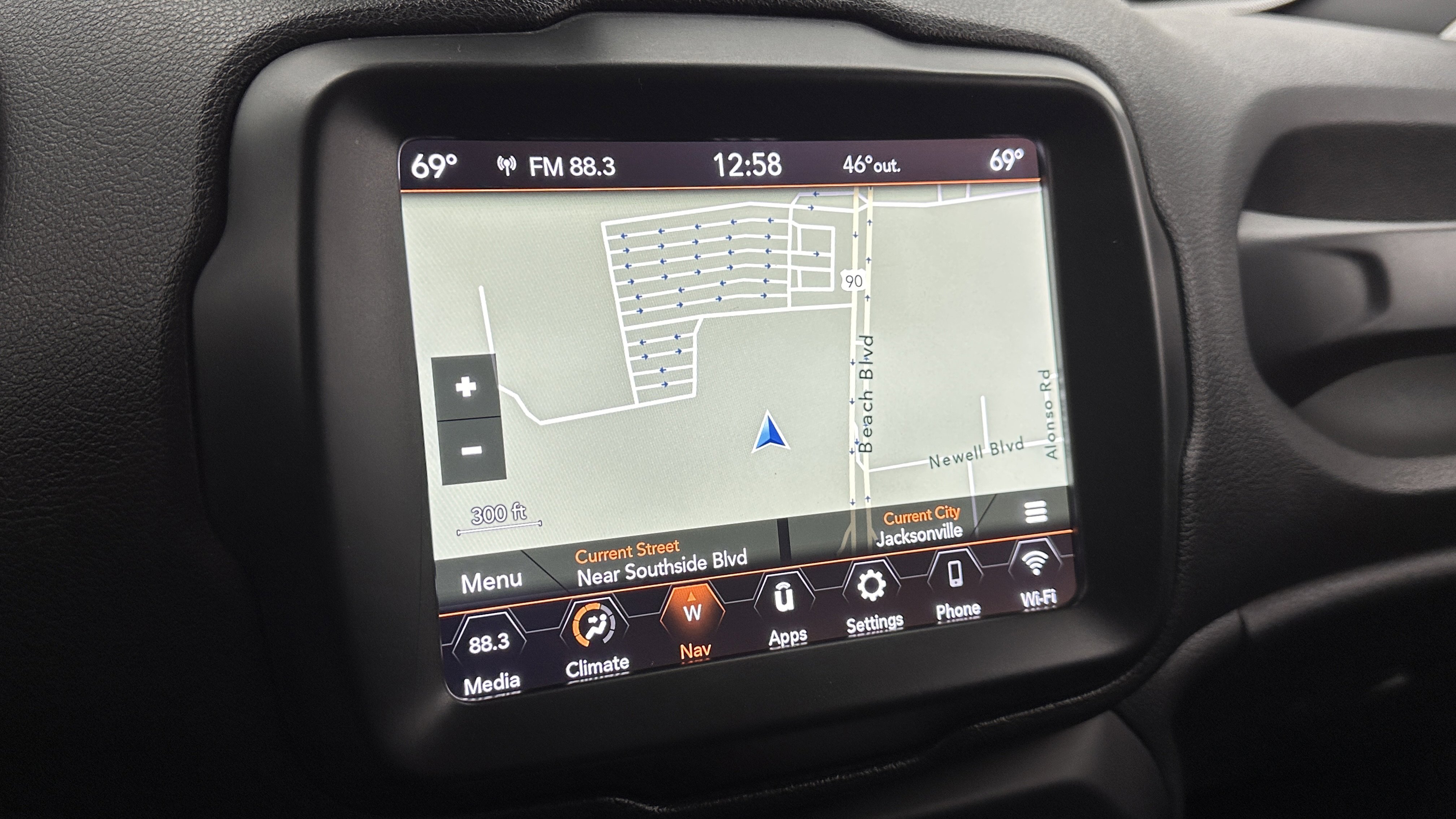 Used 2022 Jeep Renegade Latitude AWD/4WD image 5