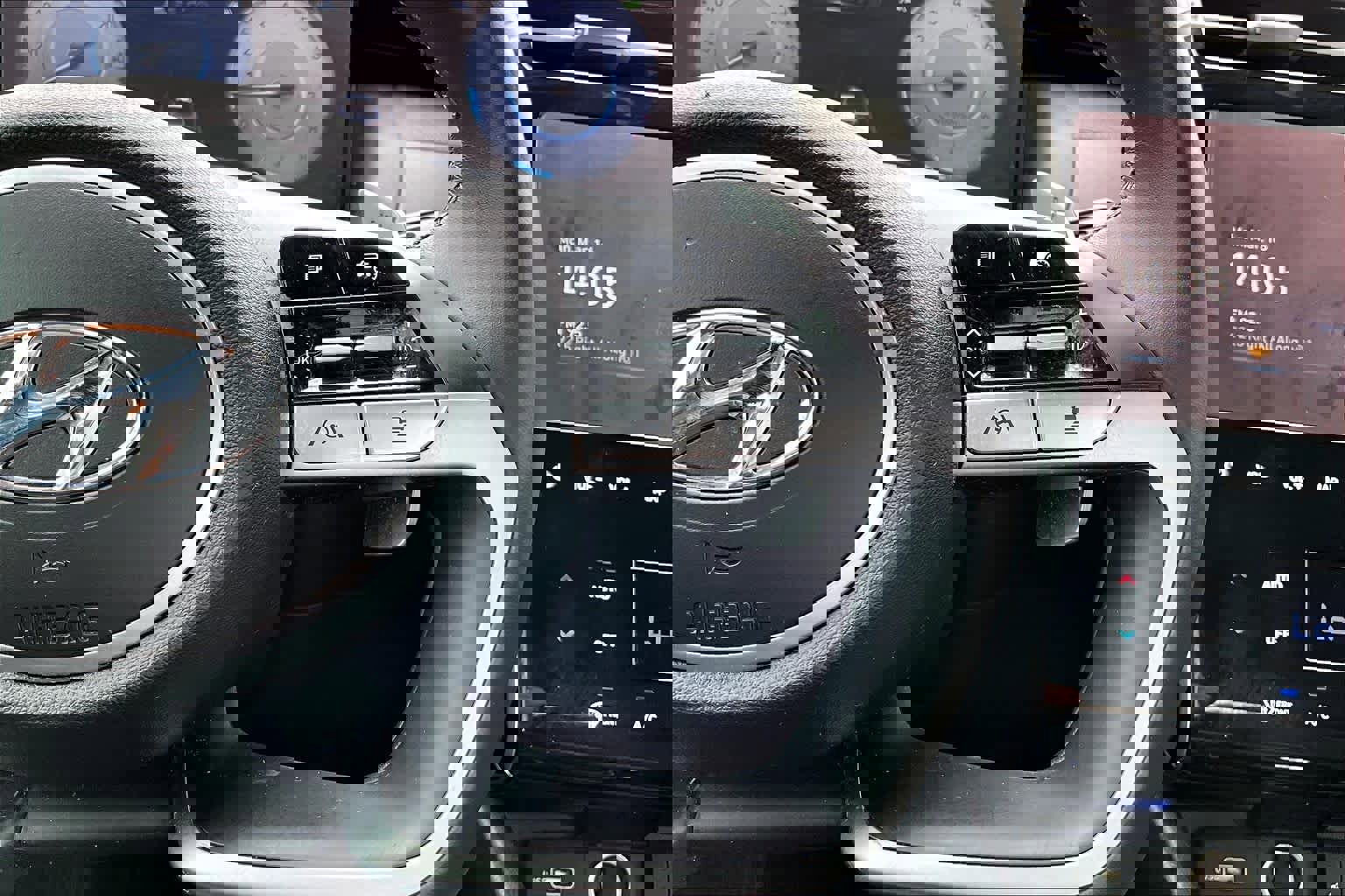 Used 2023 Hyundai Santa Cruz Limited image 22