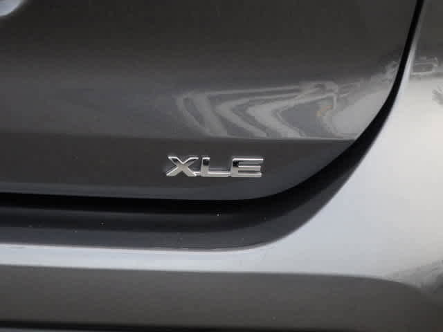 Used 2023 Toyota Highlander XLE image 11