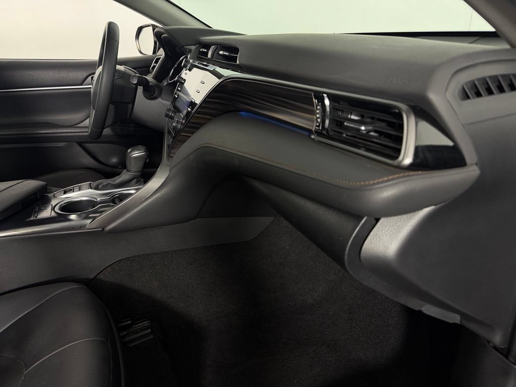 Used 2020 Toyota Camry XLE w/ Carpet Mat Package FWD image 28