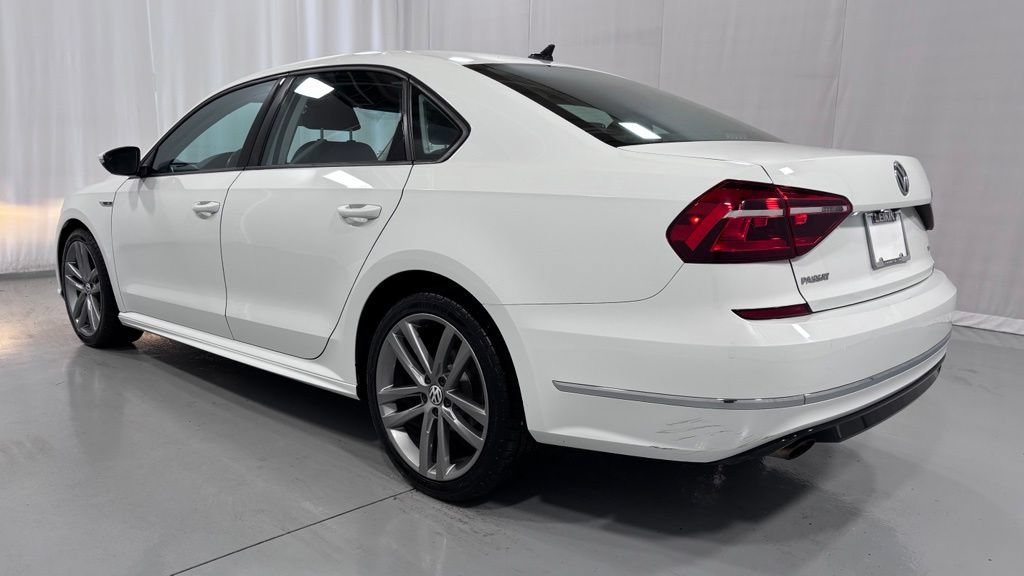 Used 2018 Volkswagen Passat 2.0T R-Line FWD image 8