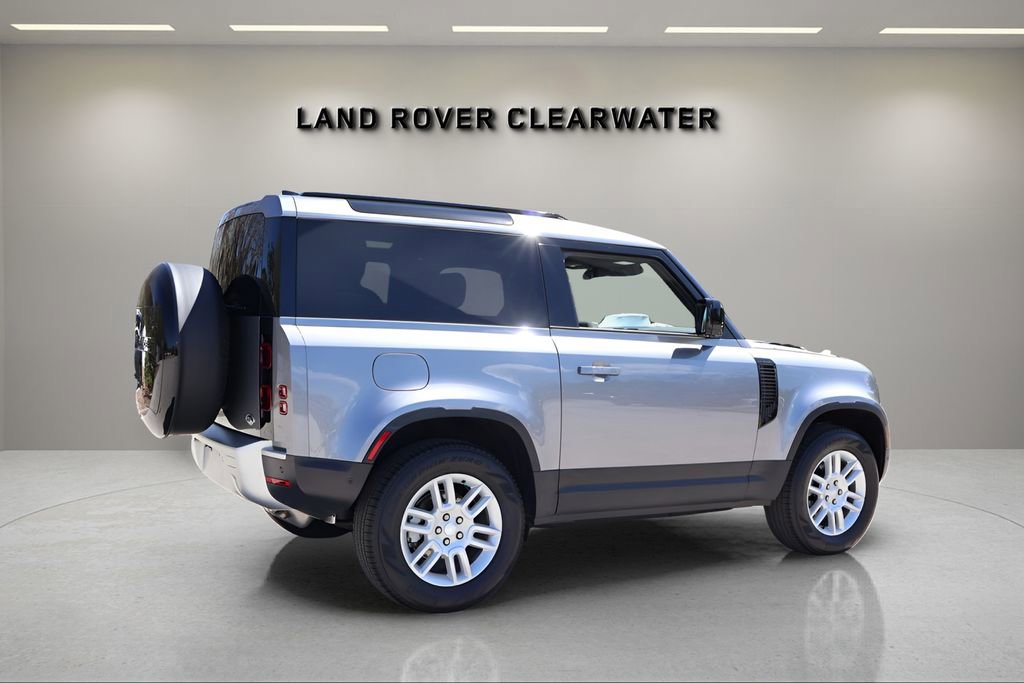 Used 2023 Land Rover Defender 90 S image 4